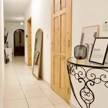 Πανσιόν Private - 2 Bedroom Shared In Blata L-bajda - Close To Valletta Hamrun